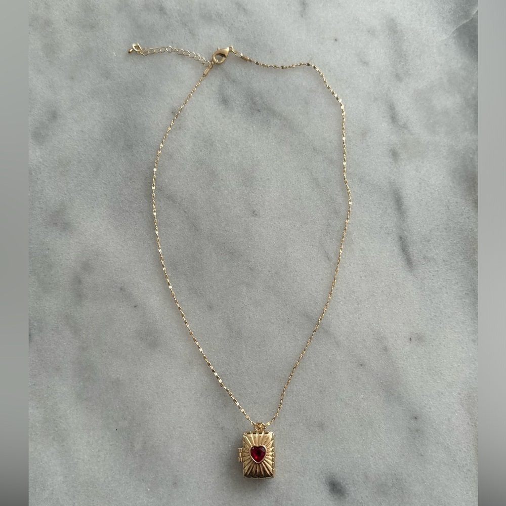 COPY - COPY - COPY - Gold Sun Beam Red Heart Gem Locket Pendant Necklace
Bran… - Picture 6 of 7